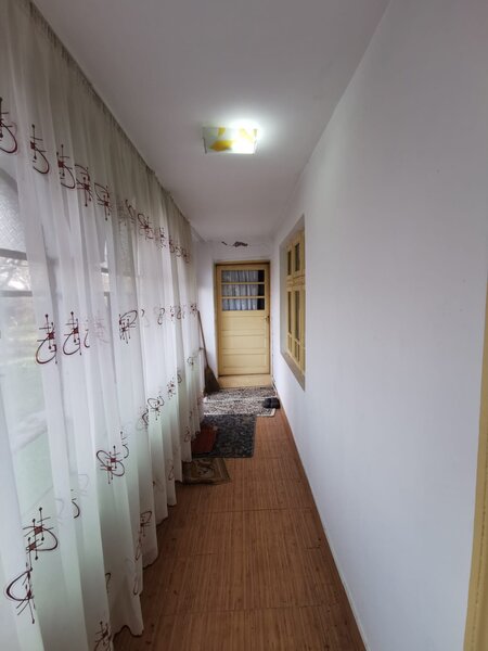 Frumusani, aproape de Bucuresti, casa cu teren 1.000 mp.